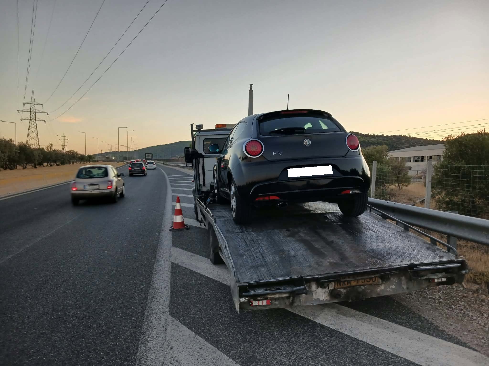 Μεταφορά Alfa Romeo με πλατφόρμα στην Αθήνα από την Οδική Βοήθεια NVA
